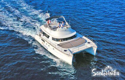 Моторный катамаран Fountaine Pajot 46: морские прогулки на Санторини, Греция